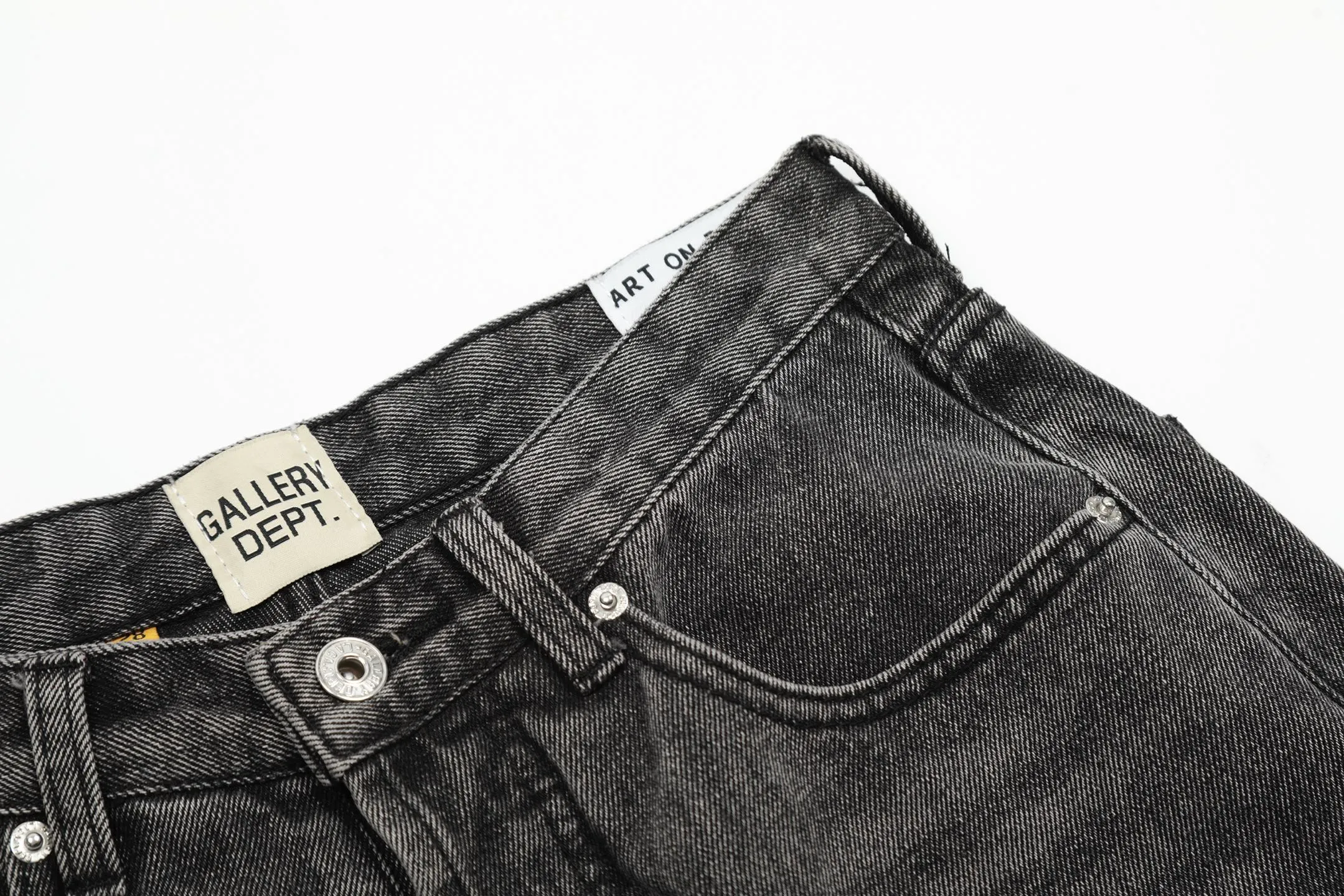 #8160 P260💰 Independent GALLERY DEPT. Vintage spliced black and gray snowflake pattern cross loose washed flared jeans - truly restore the ultimate texture of Vintage - original hardware accessories washed and other elevators, QR code analysis are all purchased from the original factory, high degree of restoration, you are welcome to compare with a certain product ~ - three-dimensional version Loose and comfortable, not picky about the figure, taller and slimmer, factory Seiko, original factory quality control, same style for men and women, can be matched with couples, versatile recommendation Essential jeans for all seasons - sizes: 28 30 32 34 36